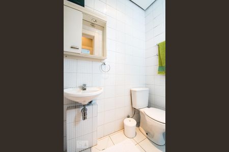 Apartamento à venda com 326m², 4 quartos e 5 vagasBanheiro de Serviço 1