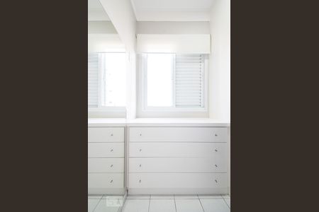 Apartamento à venda com 326m², 4 quartos e 5 vagasQuarto de Serviço 1