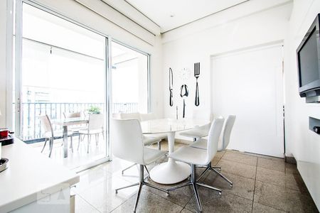 Apartamento à venda com 326m², 4 quartos e 5 vagasCopa