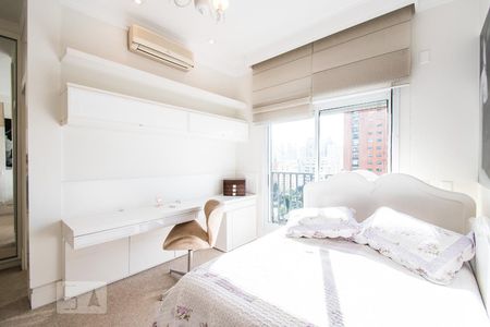 Apartamento à venda com 326m², 4 quartos e 5 vagasSuíte 2