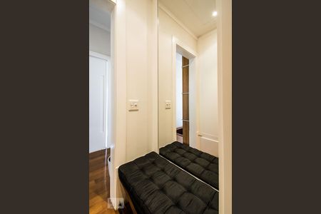 Apartamento à venda com 326m², 4 quartos e 5 vagasEntrada do Lavabo