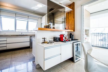 Apartamento à venda com 326m², 4 quartos e 5 vagasCopa