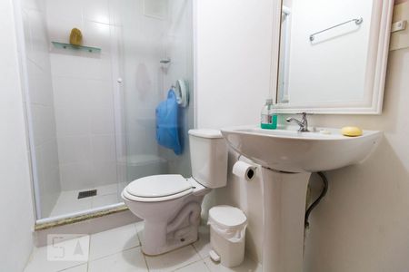 Banheiro de apartamento para alugar com 3 quartos, 68m² em Tristeza, Porto Alegre