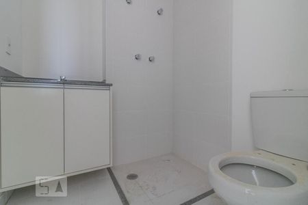 Banheiro de apartamento para alugar com 2 quartos, 61m² em Osvaldo Cruz, São Caetano do Sul