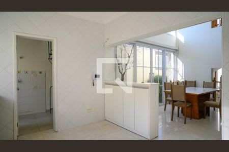 Cozinha de casa à venda com 4 quartos, 300m² em Vila Brasílio Machado, São Paulo