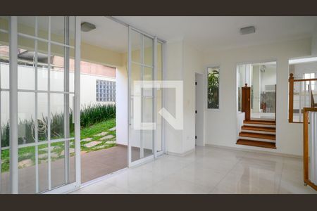 Sala 2 de casa à venda com 4 quartos, 300m² em Vila Brasílio Machado, São Paulo