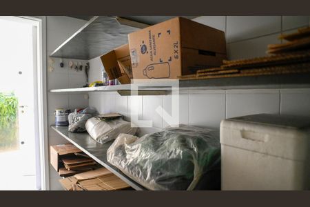Despensa de casa à venda com 4 quartos, 300m² em Vila Brasílio Machado, São Paulo