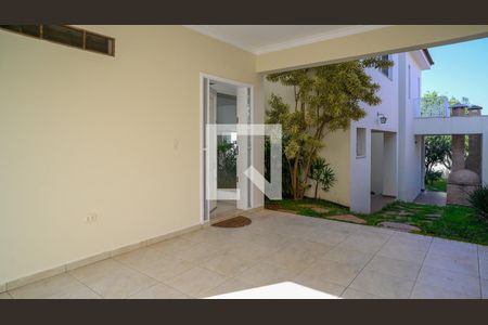 Garagem de casa à venda com 4 quartos, 300m² em Vila Brasílio Machado, São Paulo