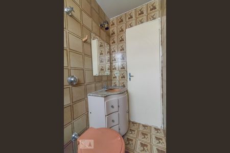 Banheiro  de apartamento à venda com 2 quartos, 50m² em Sagrada Família, Belo Horizonte