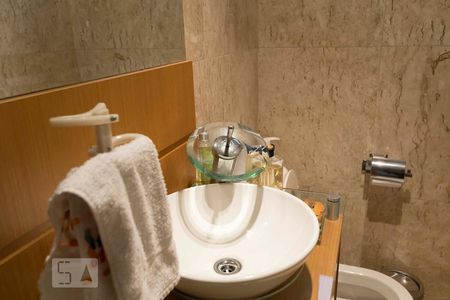 Apartamento à venda com 214m², 3 quartos e 3 vagasLavabo (Pia)