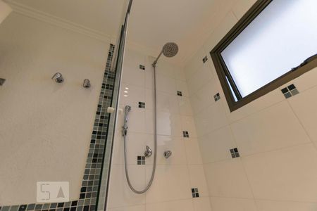 Apartamento à venda com 214m², 3 quartos e 3 vagasSuíte - Banheiro (Chuveiro)