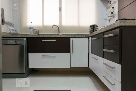 Apartamento à venda com 214m², 3 quartos e 3 vagasCozinha (Armários)