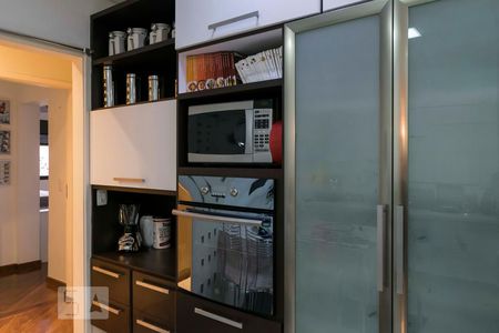 Apartamento à venda com 214m², 3 quartos e 3 vagasCozinha (Forno e Microondas)