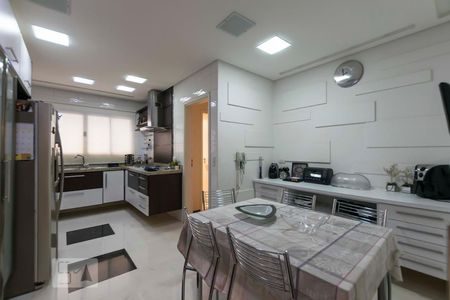 Apartamento à venda com 214m², 3 quartos e 3 vagasCozinha