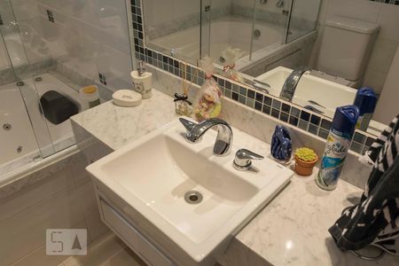 Apartamento à venda com 214m², 3 quartos e 3 vagasSuíte 1 - Banheiro (Pia)