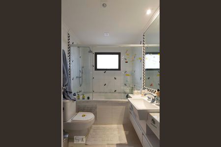 Apartamento à venda com 214m², 3 quartos e 3 vagasSuíte 2 - Banheiro