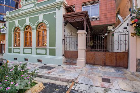 Apartamento para alugar com 100m², 2 quartos e 2 vagasFachada