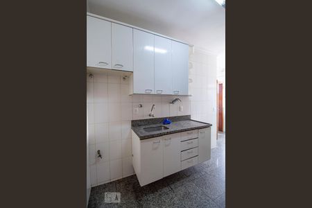 Apartamento para alugar com 100m², 2 quartos e 2 vagasCozinha