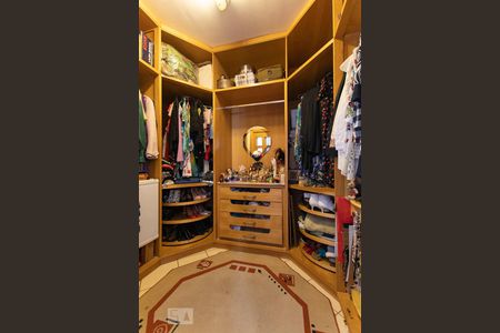 Casa para alugar com 180m², 3 quartos e 2 vagasCloset Suite