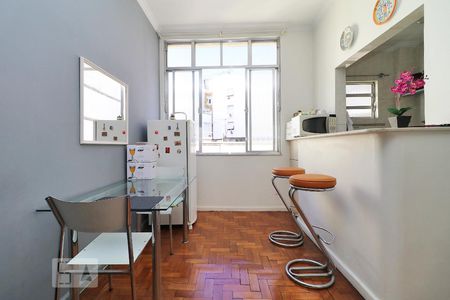 Sala. de apartamento à venda com 1 quarto, 42m² em Copacabana, Rio de Janeiro