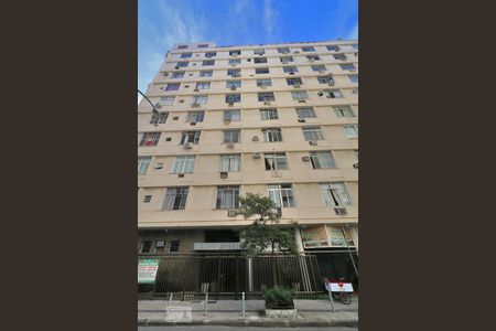 Apartamento à venda com 42m², 1 quarto e sem vagaFachada do Prédio.