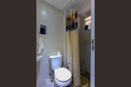 Apartamento à venda com 240m², 3 quartos e 3 vagas Apartamento à venda com 240m², 3 quartos e 3 vagasBanheiro da Serviço