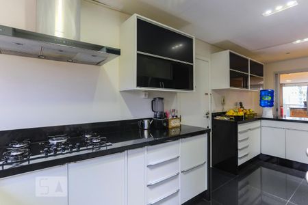 Apartamento à venda com 240m², 3 quartos e 3 vagas Apartamento à venda com 240m², 3 quartos e 3 vagasCozinha