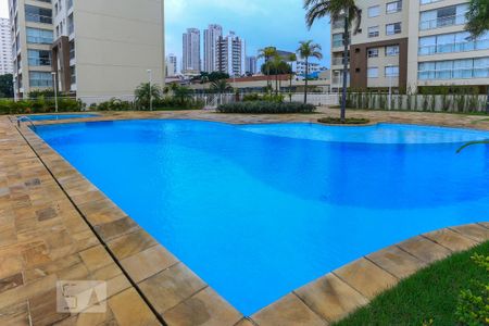 Apartamento à venda com 240m², 3 quartos e 3 vagas Apartamento à venda com 240m², 3 quartos e 3 vagasPiscina