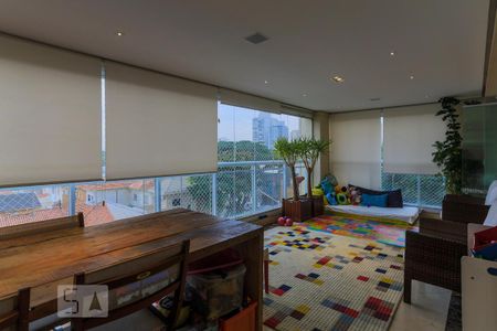 Apartamento à venda com 240m², 3 quartos e 3 vagas Apartamento à venda com 240m², 3 quartos e 3 vagasVaranda Gourmet