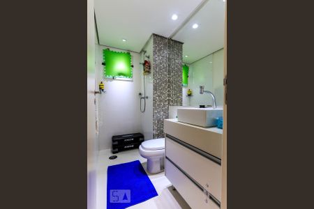 Apartamento à venda com 240m², 3 quartos e 3 vagas Apartamento à venda com 240m², 3 quartos e 3 vagasBanheiro da Suite 2