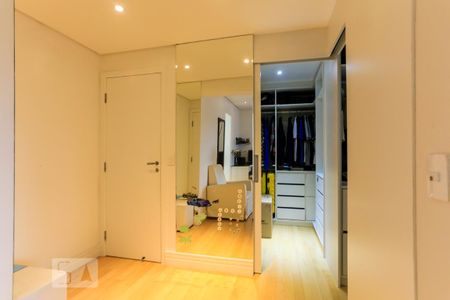 Apartamento à venda com 240m², 3 quartos e 3 vagas Apartamento à venda com 240m², 3 quartos e 3 vagasSuite 3