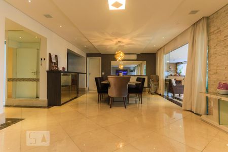 Apartamento à venda com 240m², 3 quartos e 3 vagas Apartamento à venda com 240m², 3 quartos e 3 vagasSala de Estar