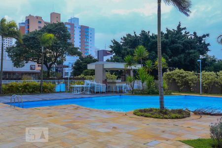Apartamento à venda com 240m², 3 quartos e 3 vagas Apartamento à venda com 240m², 3 quartos e 3 vagasPiscina