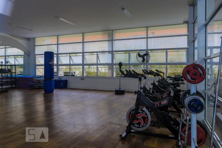 Apartamento à venda com 240m², 3 quartos e 3 vagas Apartamento à venda com 240m², 3 quartos e 3 vagasAcademia