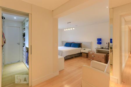 Apartamento à venda com 240m², 3 quartos e 3 vagas Apartamento à venda com 240m², 3 quartos e 3 vagasSuite 3