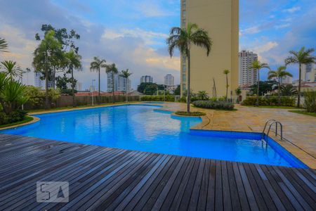 Apartamento à venda com 240m², 3 quartos e 3 vagas Apartamento à venda com 240m², 3 quartos e 3 vagasPiscina