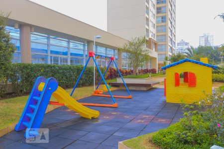 Apartamento à venda com 240m², 3 quartos e 3 vagas Apartamento à venda com 240m², 3 quartos e 3 vagasPlayGround