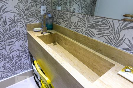 Apartamento à venda com 240m², 3 quartos e 3 vagas Apartamento à venda com 240m², 3 quartos e 3 vagasLavabo