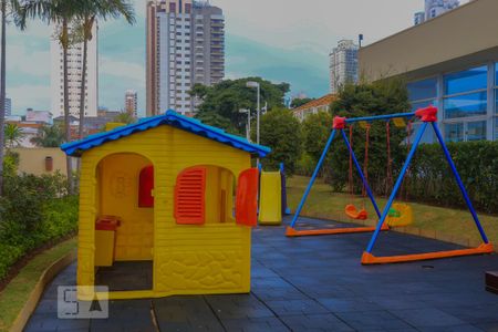 Apartamento à venda com 240m², 3 quartos e 3 vagas Apartamento à venda com 240m², 3 quartos e 3 vagasPlayGround