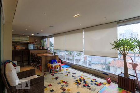 Apartamento à venda com 240m², 3 quartos e 3 vagas Apartamento à venda com 240m², 3 quartos e 3 vagasVaranda Gourmet