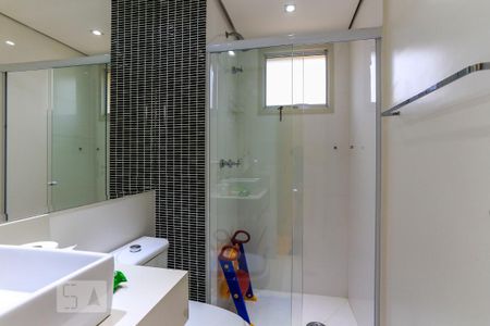 Apartamento à venda com 240m², 3 quartos e 3 vagas Apartamento à venda com 240m², 3 quartos e 3 vagasBanheiro da Suite 1