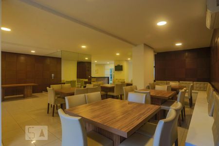Apartamento à venda com 240m², 3 quartos e 3 vagas Apartamento à venda com 240m², 3 quartos e 3 vagasSalão de Festa