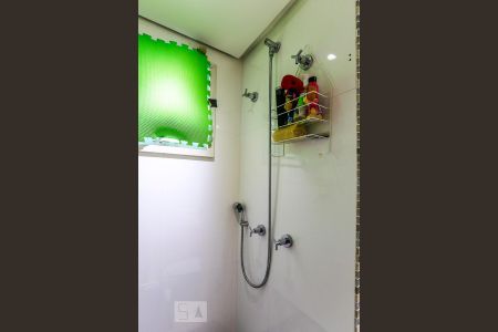 Apartamento à venda com 240m², 3 quartos e 3 vagas Apartamento à venda com 240m², 3 quartos e 3 vagasBanheiro da Suite 2