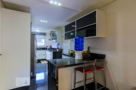 Apartamento à venda com 240m², 3 quartos e 3 vagas Apartamento à venda com 240m², 3 quartos e 3 vagasCopa Cozinha