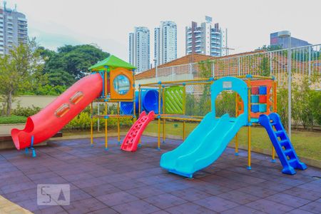 Apartamento à venda com 240m², 3 quartos e 3 vagas Apartamento à venda com 240m², 3 quartos e 3 vagasPlayGround
