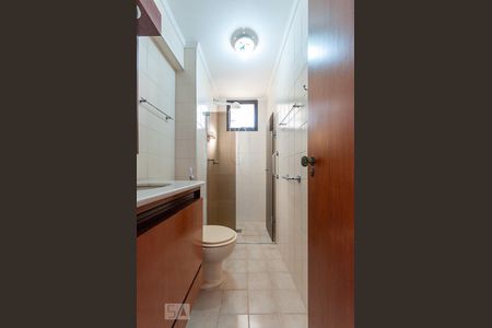 Banheiro de apartamento para alugar com 1 quarto, 52m² em Cambuí, Campinas