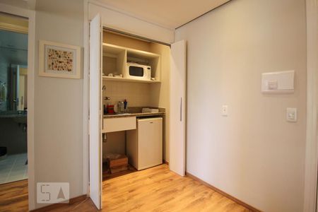 Cozinha de apartamento para alugar com 1 quarto, 37m² em Moema, São Paulo