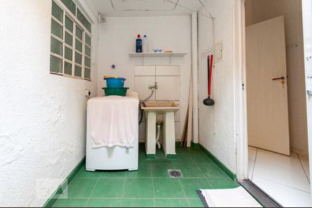 Casa à venda com 175m², 3 quartos e 8 vagasLavanderia