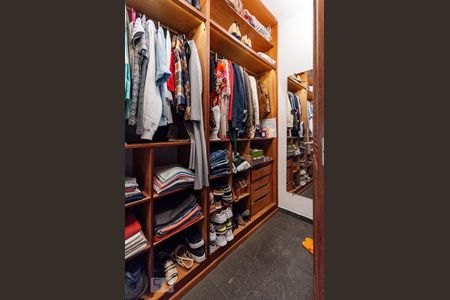 Casa à venda com 175m², 3 quartos e 8 vagasQuarto - Closet