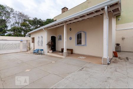 Casa à venda com 175m², 3 quartos e 8 vagasEntrada Portão garagem